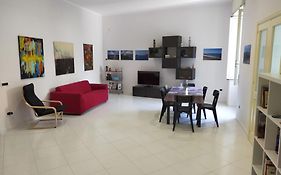 Inside Naples-Dint'E'Viche'
